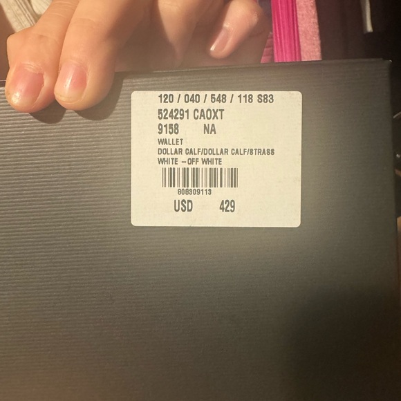 White GUCCI wallet - Picture 2 of 3